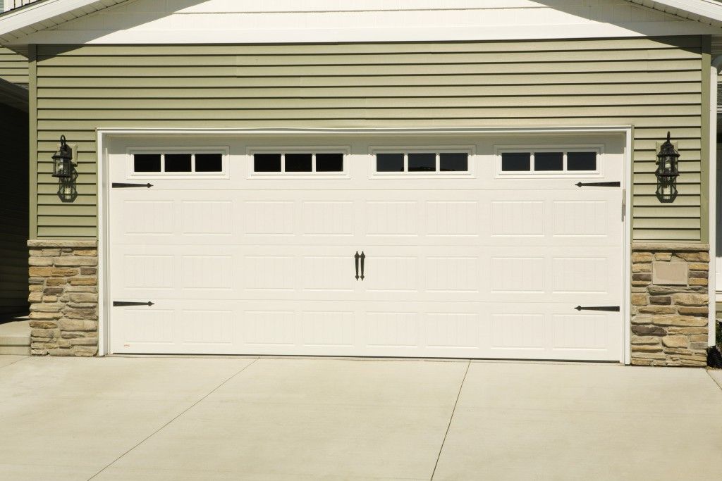 when to replace garage door