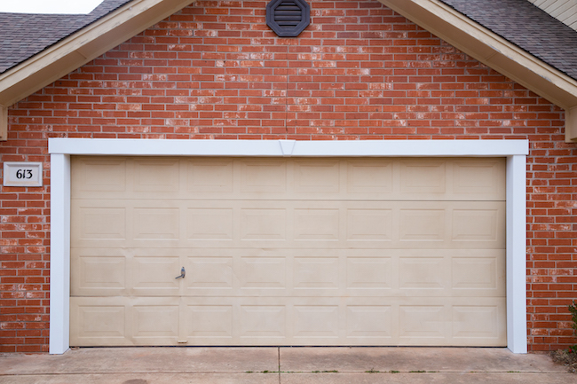 how to fix sagging garage door